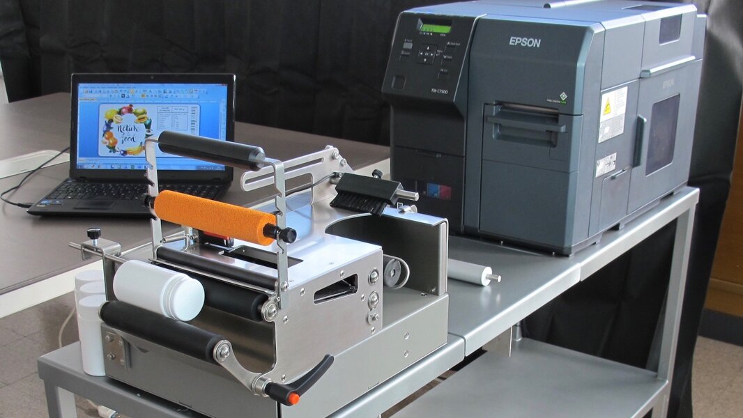 applica etichette bottiglie