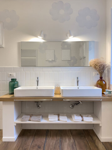 e5f155b3-a7c3-4a0d-9789-03f54ee3e5b4