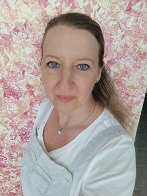 f18e5477-20ba-4144-b75a-070539dc0bfc f18e5477-20ba-4144-b75a-070539dc0bfc