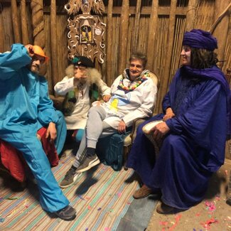 Maschere sfatte a fine serata