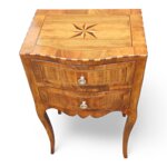 comodino-lastronato-a-mano-con-piano-intarsiato