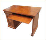 scrivania-classica-con-pianetto-estraibile-intarsiata-a-mano