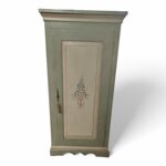 dispensa-provenzale-dipinta-a-mano-con-fiori