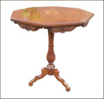 tavolino-sorrentino-intarsiato-con-piano-ottagonale-e-gamba-tornita