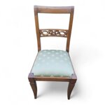 sedia-classica-con-schienale-intagliato