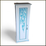 armadietto-stipo-dipinto-a-mano-con-ripiani-interni