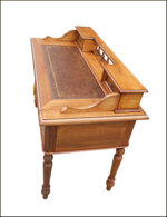 scrittoio-in-noce-massello-stile-800-gamba-tornita