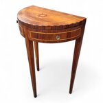 piccola-consolle-da-ingresso-demilune-con-intarsio
