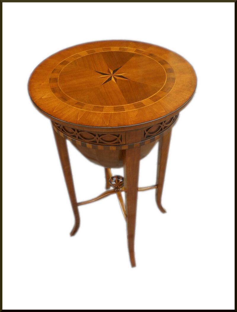 tavolino-da-lavoro-con-piano-intarsiato