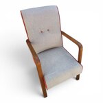 poltrona-in-stile-dallo-schienale-alto-ed-ergonomico