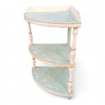 angoliera-cantonale-a-giorno-dipinta-e-decorata-a-mano