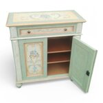 credenza-provenzale-dipinta-a-mano-con-motivi-floreali