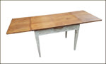 tavolo-da-cucina-allungabile-realizzato-abete-spazzolato-e-laccato-a-vecchio