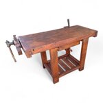 vecchio-banco-da-falegname-con-doppia-morsa