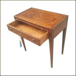 scrittoio-con-piano-scrittura-estraibile-in-noce