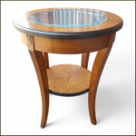 tavolino-rotondo-con-fregi-in-frassino-olivato