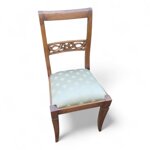 sedia-classica-con-schienale-intagliato