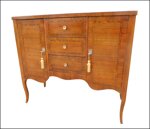 credenza-classica-lastronata-due-porte-con-base-sagomata