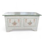 cassapanca-invecchiata-stile-provenzale-con-greche