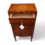 piccola-cassettiera-ingresso-lastronata-intarsiata