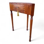 tavolino-ad-angolo-con-piano-intarsiato