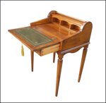 scrittoio-con-serrandina-porta-pc-e-pianetto-estraibile