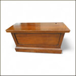 cassapanca-pannello-liscio-in-noce-massello