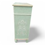 credenza-provenzale-dipinta-a-mano-con-motivi-floreali