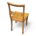 sedia-classica-con-fondo-in-legno-e-schienale-traforato