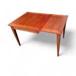 tavolo-artigianale-quadrato-classico-in-ciliegio-apribile