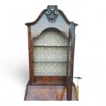 raffinato-trumeau-veneto-lastronato-a-mano-con-pregiata-radica-ferrarese-di-noce