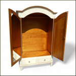 armadio-provenzale-laccato-a-mano-con-specchio
