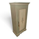 dispensa-provenzale-dipinta-a-mano-con-fiori