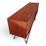 credenza-porta-tv-di-manifattura-moderna-in-stile-meta-900-con-ante-scorrevoli-intarsiate