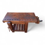 vecchio-banco-da-falegname-con-doppia-morsa