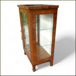 vetrina-in-stile-antico-una-porta