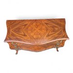 cassettone-genovese-in-palissandro-e-legno-di-rosa