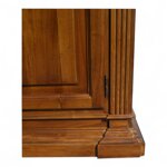 armadio-con-capitelli-e-intarsio