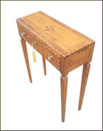 consolle-lastronata-ed-intarsiata-a-mano-con-stella-sul-piano