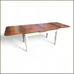 tavolo-provenzale-allungabile-con-base-laccata