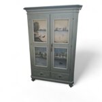 armadio-dispensa-classico-decorato-con-paesaggi