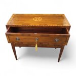 comoncino-da-ingresso-lastronato-con-intarsio