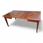 tavolo-quadrato-allungabile-con-venatura-spinata-110x110