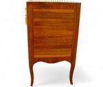 elegante-comoncino-piccolo-como-da-ingresso