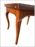 tavolo-artigianale-con-apertura-triplo-piano-intarsiato