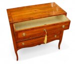 elegante-comoncino-piccolo-como-da-ingresso