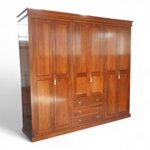 produzione-armadi-classici-su-misura-in-noce