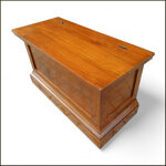 raffinata-cassapanca-con-intarsio-in-ciliegio