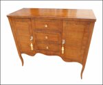 credenza-classica-lastronata-due-porte-con-base-sagomata