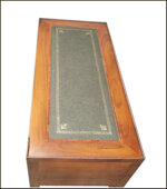 scrittoio-da-centro-con-pianetto-estraibile-e-piano-in-pelle-verde